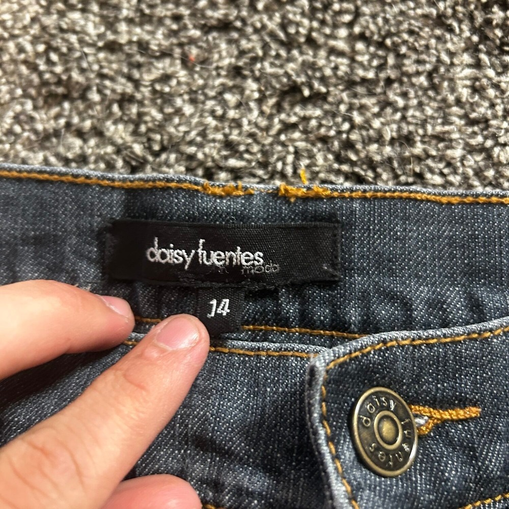 Daisy Fuentes Capri Jeans Women 14 Blue Excellent Dark Wash Cuffed Denim - Picture 2 of 5